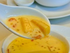 杨枝甘露配白糖糕-利苑酒家(金宝店)