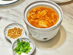 长安八珍酸辣汤-唐猫庭院·千年陕菜(大唐不夜城店)