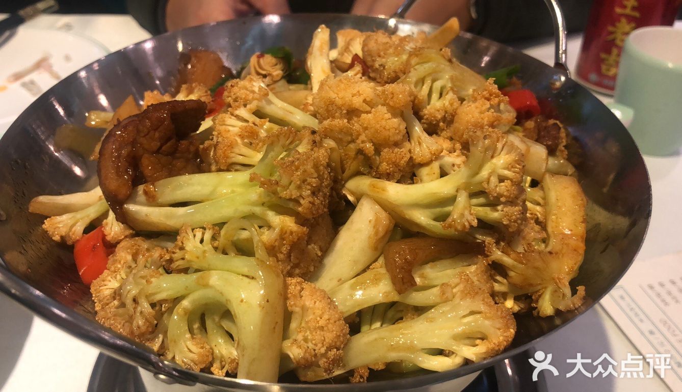 简洁大方，服务员态度非常好