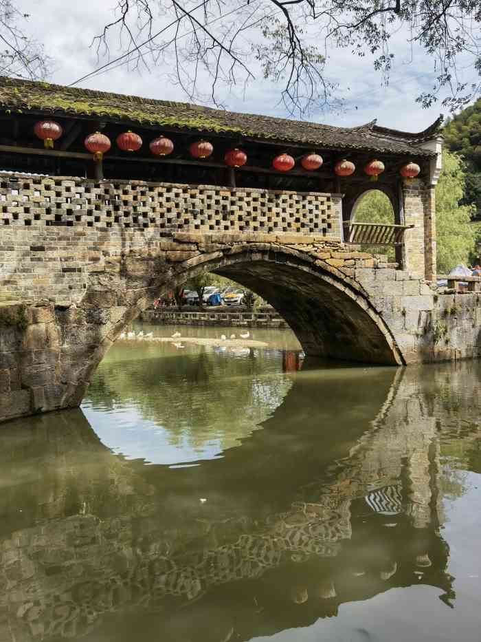 大汉皇族村-"这是一个被城市遗忘的一个小村落[微笑] .