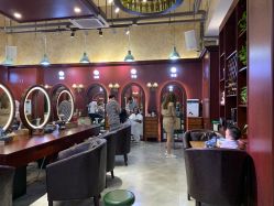 -十六番发型师事务所