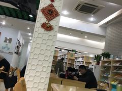 -曹家渡街道图书馆