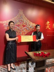 -童画全球婚纱艺术馆