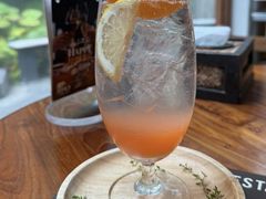 -Chom Cafe and Restaurant