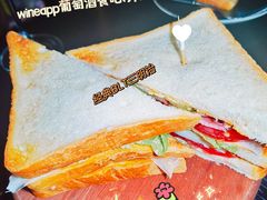 -wineapp葡萄酒餐吧(外滩金融中心店)