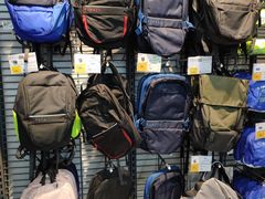 -迪卡侬(高新万达店)