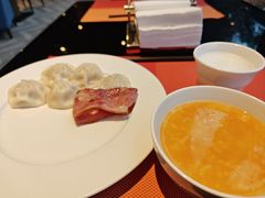 -筠咖啡西餐厅(上海国展宝龙丽筠酒店)