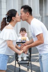 -现代经典婚纱摄影