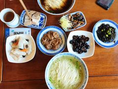 白汤底-同得兴 Since·1995 传统苏式面馆(十全街店)