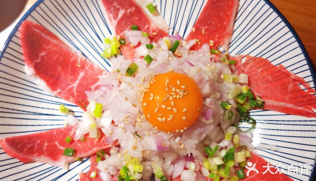 这家地下烤肉店还不错哟