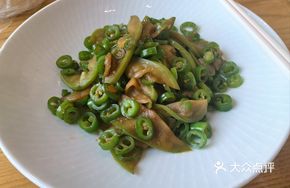 Zhangshu Port Chili Stir-fried Green Eggplant