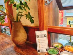 -银米·云南传统过桥米线(双廊黑金冠店)
