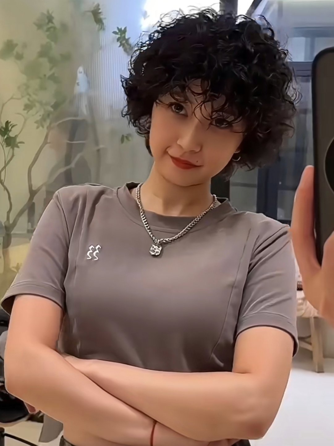 短发羊毛卷妹妹头