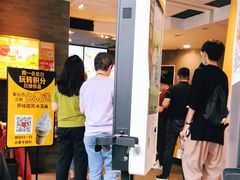 等位区-麦当劳(盛兴大街店)