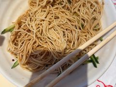 -肥肥虾庄·金牌油焖大虾(汉街SKP店)