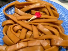 -老牌坊云南鱼豆花火锅(哈西万达店)