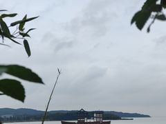 -亮河湾山庄