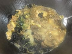 -粘豆包柴火铁锅炖