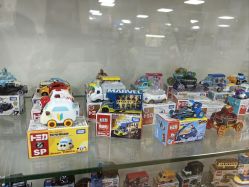 -逝水玩具折扣店