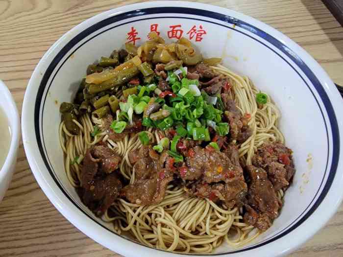 李易面馆-"一直想吃李易面馆来着,但是据说排队排很久.