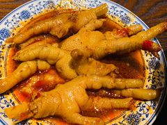 -爆炸头阿姨小四川正宗川味小吃(无任何分店)