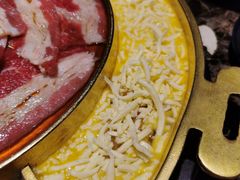 芝士锅底-猪啊牛呀羊啊铜盘烤肉(正大广场店)