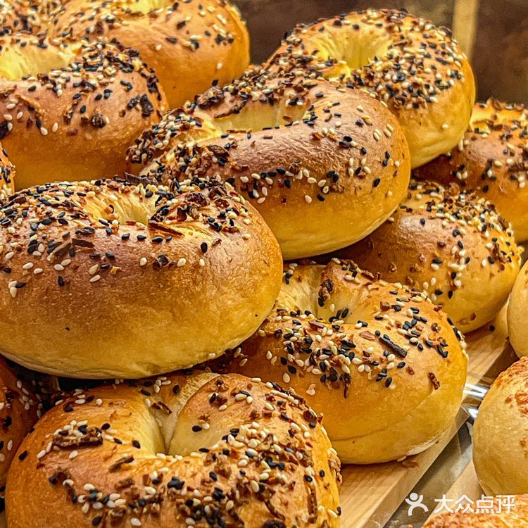 火爆魔都的面包店今天终于在南京排到啦