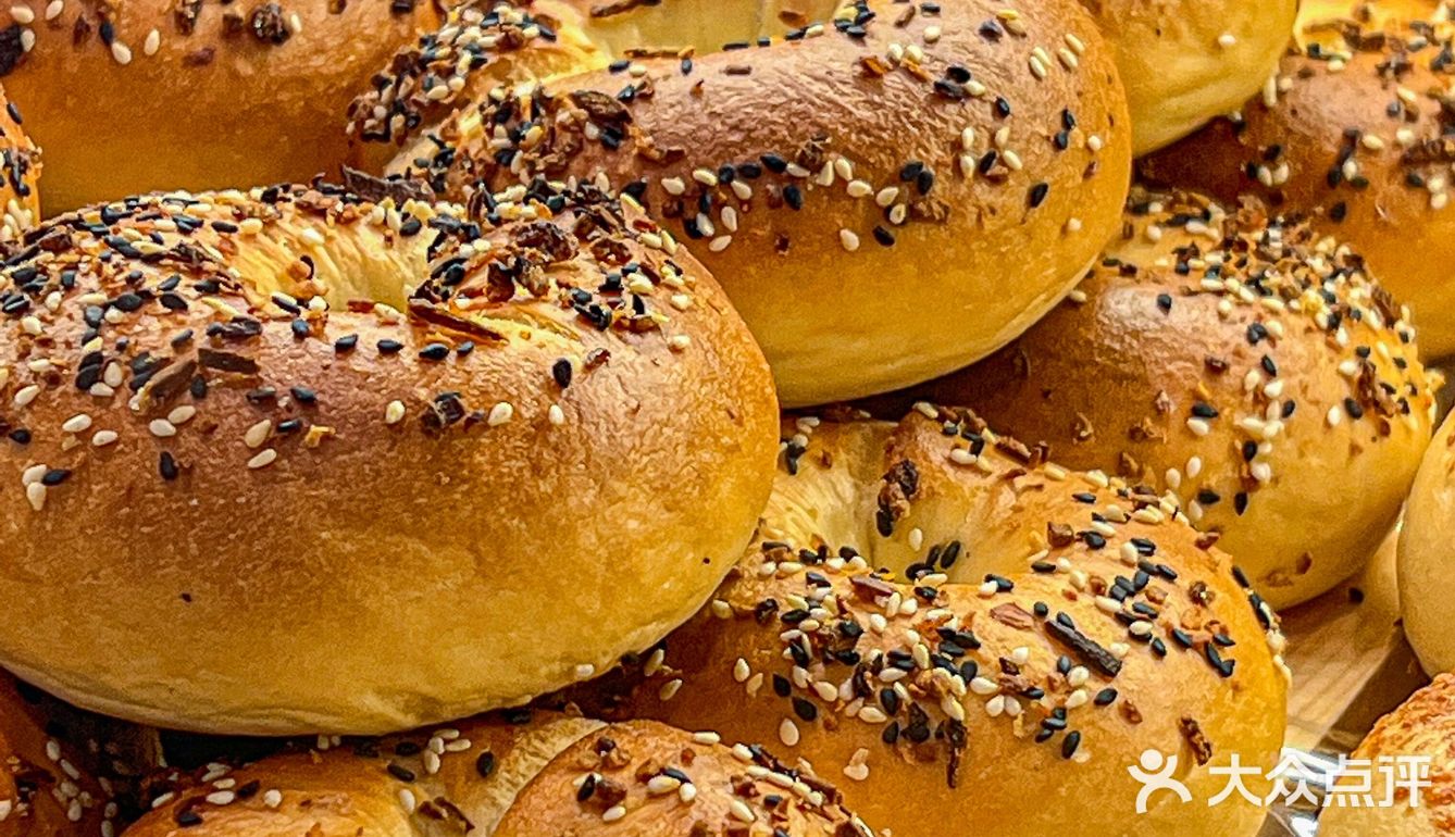 火爆魔都的面包店今天终于在南京排到啦