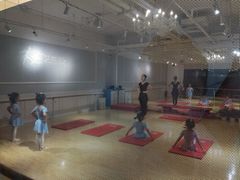 -炫艺舞蹈培训中心(枫尚奥特莱斯店)