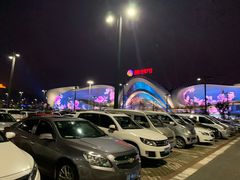 -融创茂-停车场