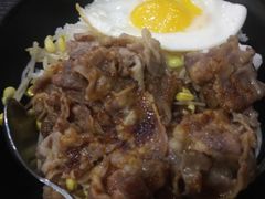 烤牛肉盖饭-HONGA HONGA雄家(曹路店)