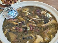 -杨记山珍鸡煲菌汤锅