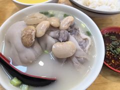 -雷祖芳老妈蹄花店
