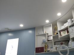 -蕾特恩专业祛痘·皮肤管理