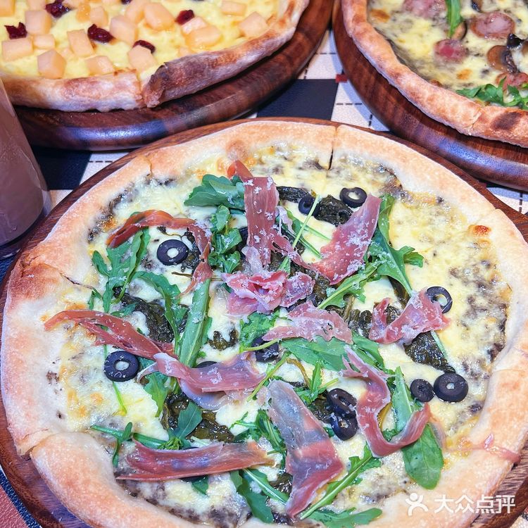 氛围感创意小酒馆