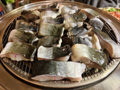 -围炉肉舍•炭烤活鳗•丹东海鲜烤肉(步行街店)