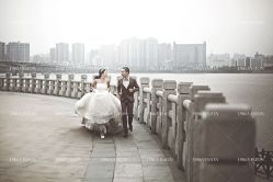 点击看大图 bfc3c5683ede95-1986婚纱摄影(清城店)