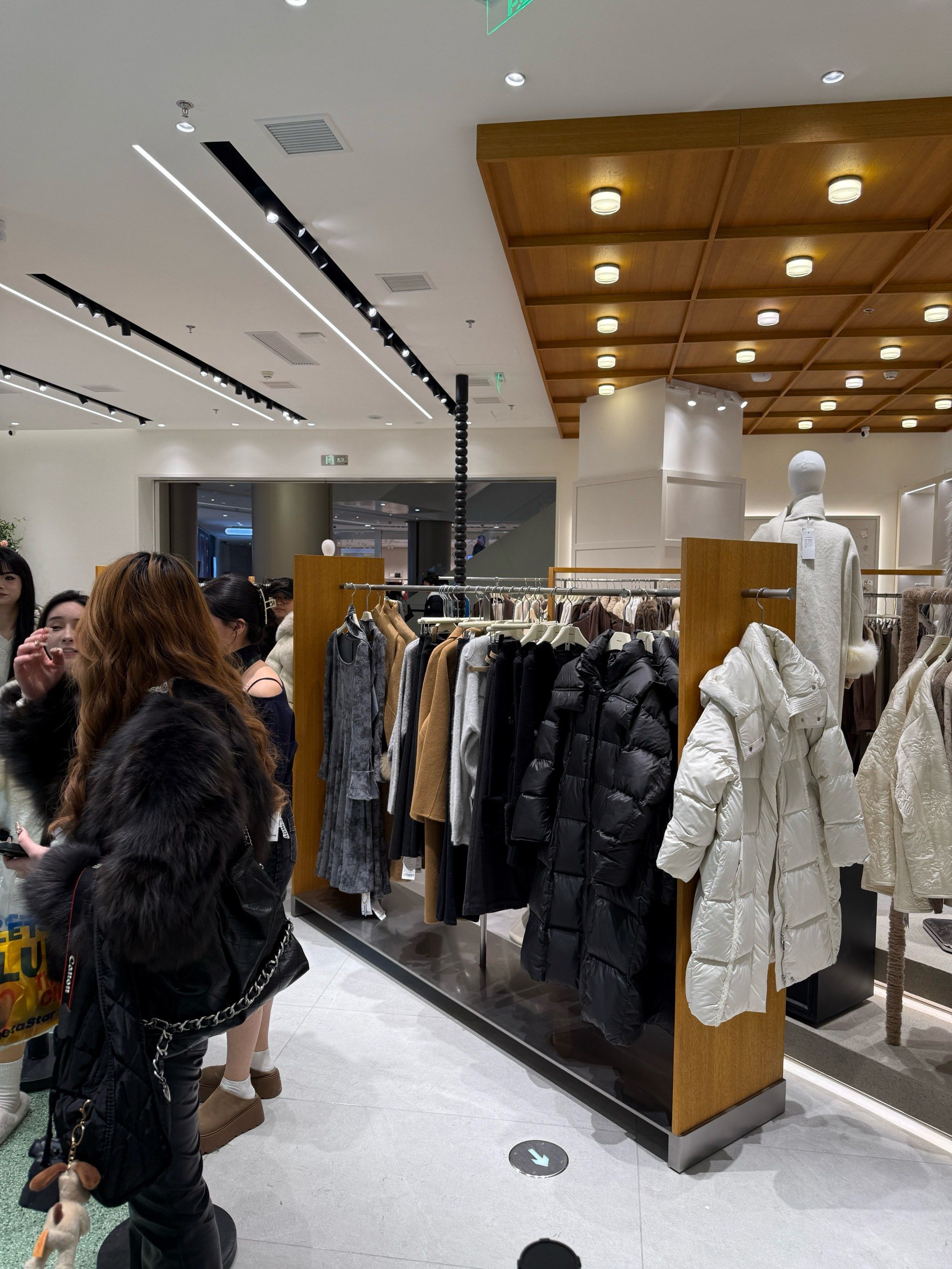 大家快来看帅哥楼