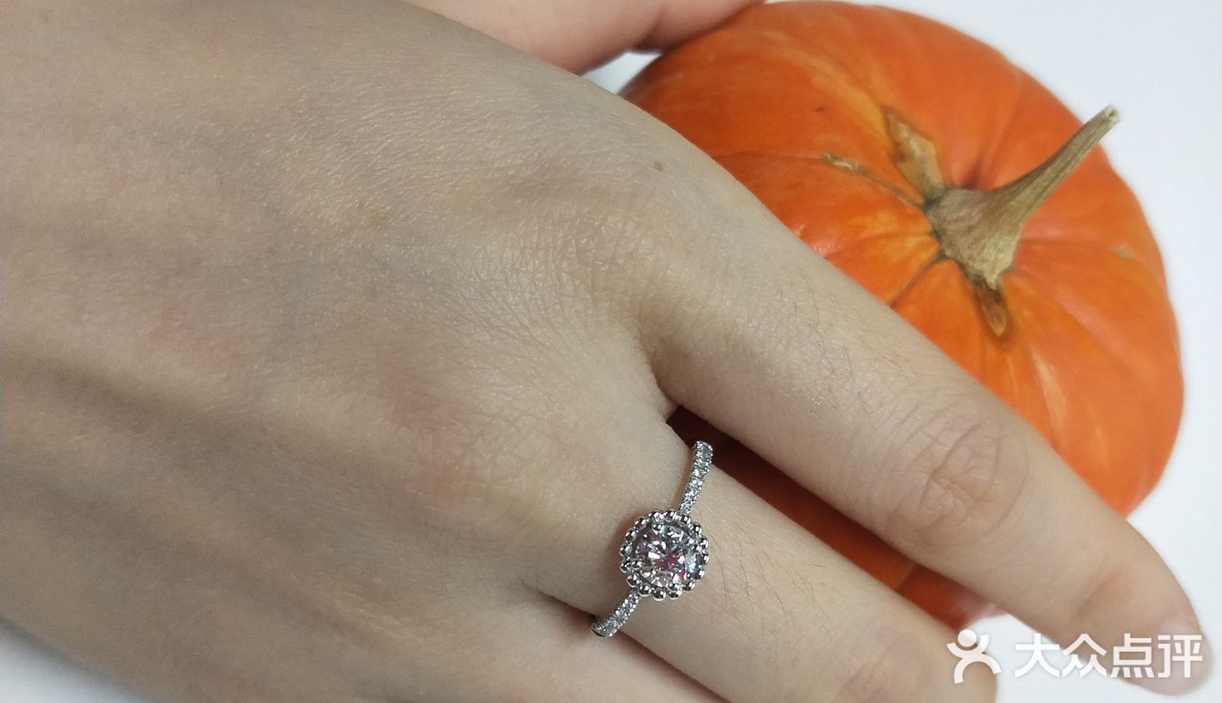 💍钻戒定制。给你不一样的爱❤