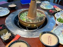 -洞庭洲·防空洞火锅·烧烤·铜锅涮肉(新百广场店)