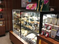 面包甜点陈列柜-星巴克(中山喜来登店)