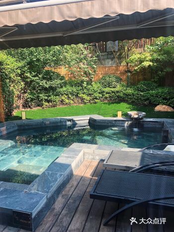 天越来越冷,是时候泡温泉了!