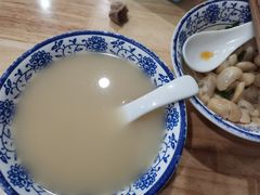 -雷祖芳老妈蹄花店