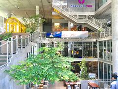 -ROAST coffee & eatery