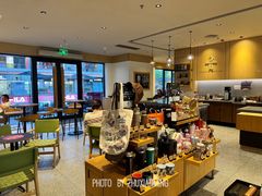 -星巴克臻选(金桥国际店)