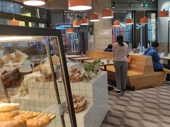 面包甜点陈列柜-Dough&Joe团憩(瑞虹天地月亮湾店)