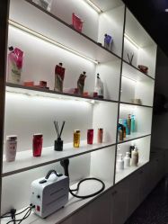-Tloml salon
