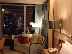 外滩房-上海浦东丽思卡尔顿酒店