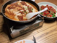 -爱碗亭·鲜炒湖南菜(壹城中心店)