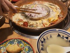 -洱火云南酸菜牛肉火锅(石景山当代商城店)